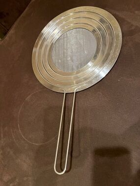 Silver Metal Decorative Wall Mirror with Concentric Ring Design